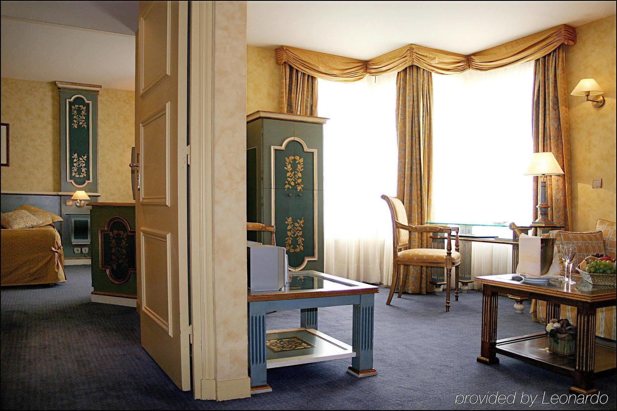 Villa Beaumarchais Paris Room photo